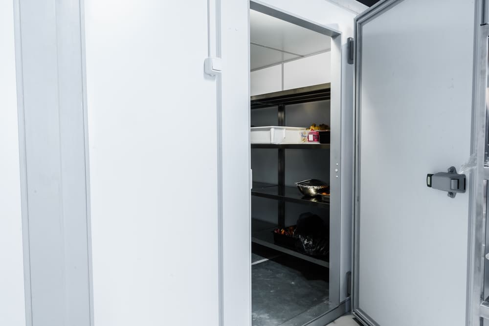Refrigerator,Room,Door,In,Professional,Kitchen,In,Restaurant